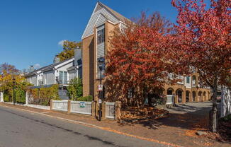 406 W 9th St