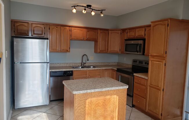 2 beds, 1.5 baths, $1,300