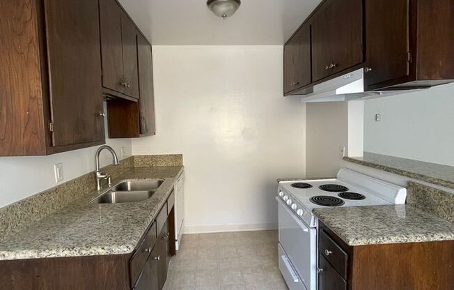 2 beds, 1 bath, $2,195, Unit 3