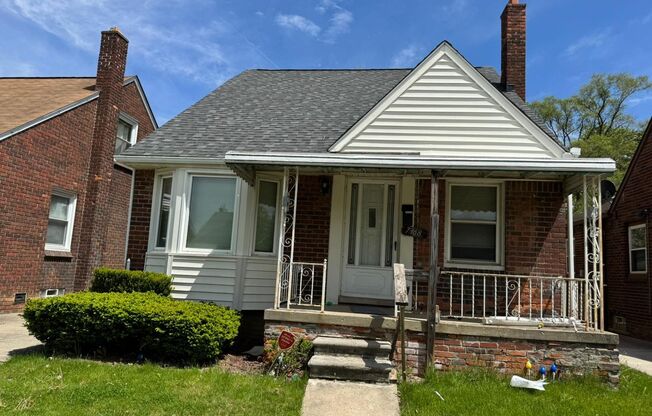 Detached Garage- 2 bathrooms - Section 8 Accepted !