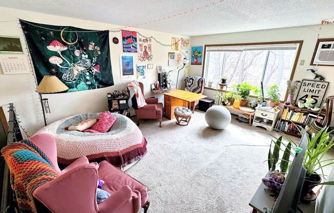 799-801 Weeks Ave SE