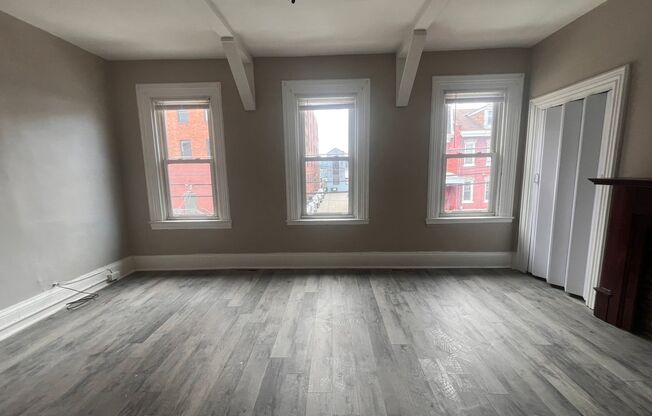 1815 Locust Street (Full Service)