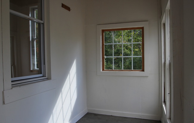 6907 - 6909 Belair Rd