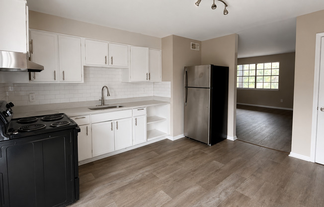 2 beds, 1 bath, 1,010 sqft, $1,150, Unit I01