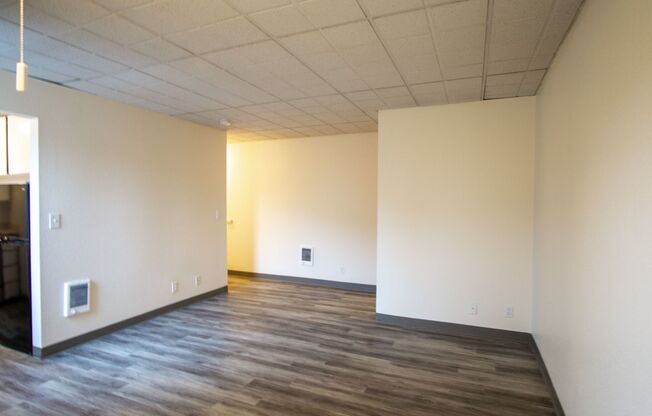 Great Studio in the Heart of NW Ready Now!