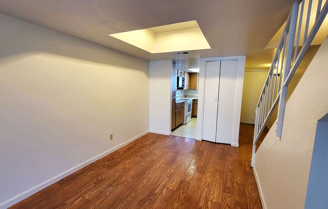 TEMPE TOWNHOME AVAILABLE IN GATED COMMUNITY!!!!!