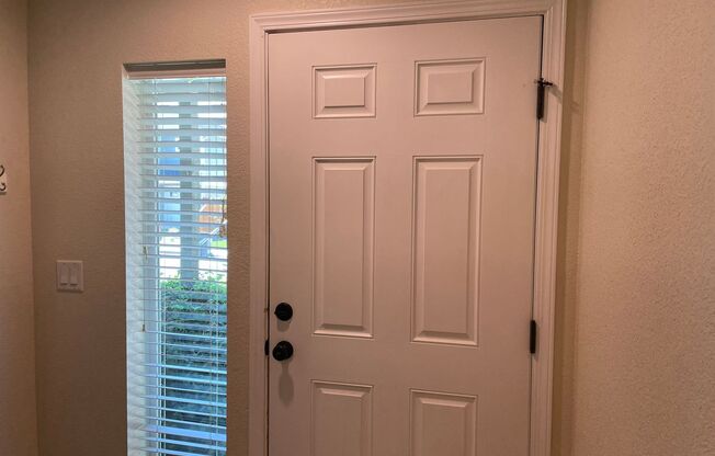 ***Holiday Move-In Special $500 Off First Months Rent*** Very Nice 3 Bedroom 2.5 Bathroom Townhome Located in White City