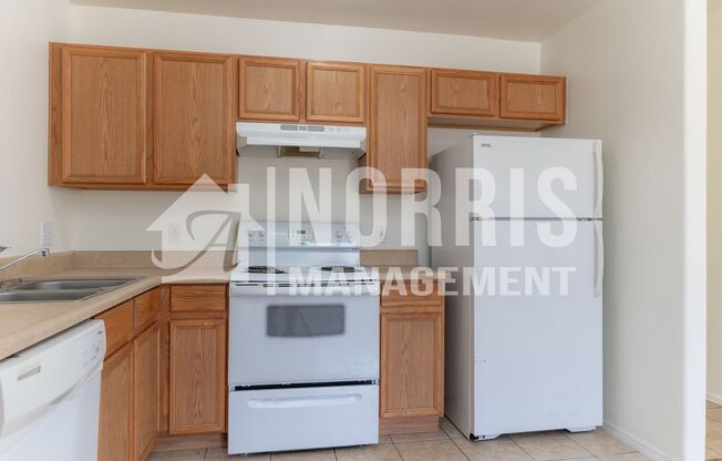 3 beds, 1 bath, 936 sqft, $1,075, Unit B (173)