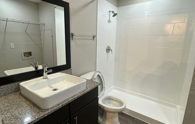 1 bed, 1 bath, 504 sqft, $925, Unit 136