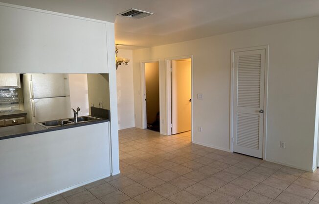 1801 W VICTORY BLVD