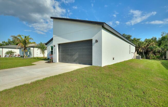 Deposit-Free! Modern, energy efficient home with ALL of the upgrades! North Port, FL