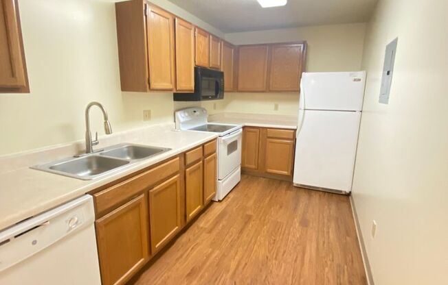 1 bed, 1 bath, 640 sqft, $941, Unit VC-124