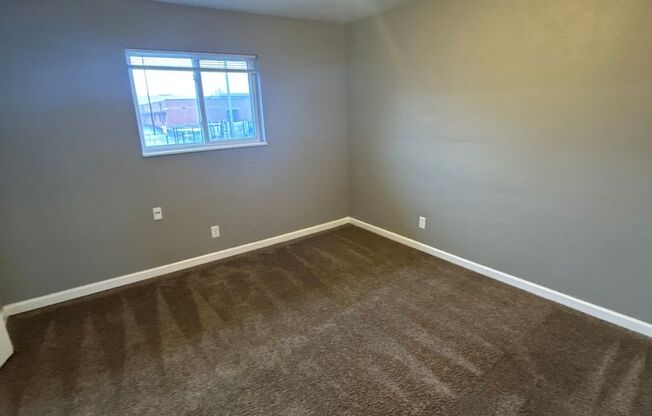 2 beds, 1 bath, 750 sqft, $1,095, Unit B10 1011 16