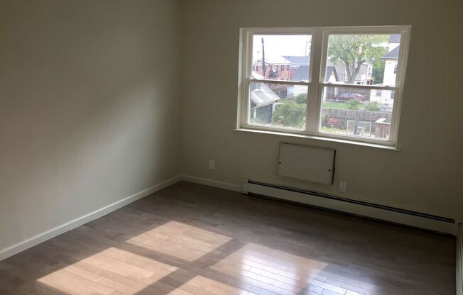 2 beds, 1 bath, 830 sqft, $2,446, Unit 212