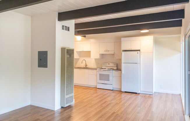 Tranquil and Remodeled 2BR/1BA Updated Unit! Tam Valley! Parking! Laundry! PROGRESSIVE
