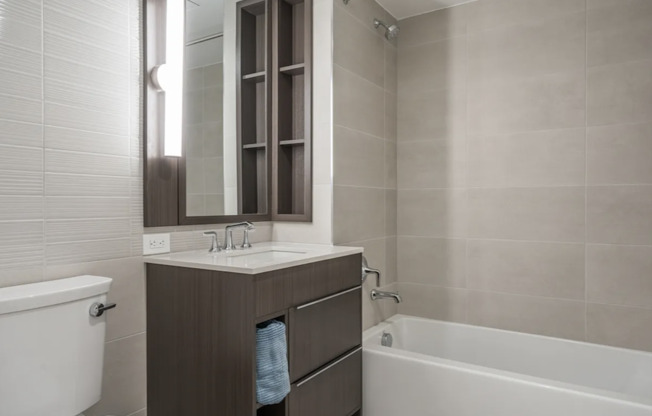 3 beds, 2 baths, $7,375, Unit 341