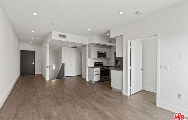 10717 WILSHIRE BLVD