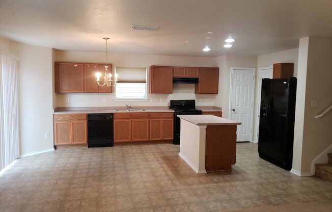 3 beds, 2 baths, $1,895