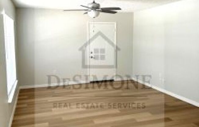 2 beds, 1 bath, 782 sqft, $1,299, Unit R-20