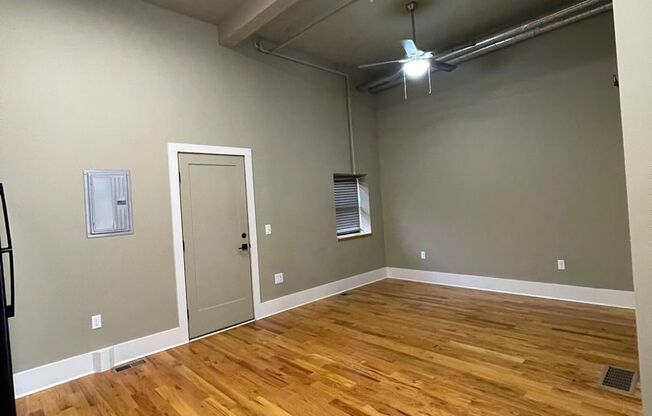 Studio, 1 bath, 733 sqft, $1,000, Unit 1618