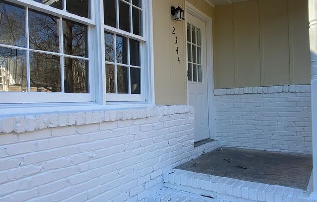 Charming 4-Bedroom Home with Spacious Yard and Stylish Interior