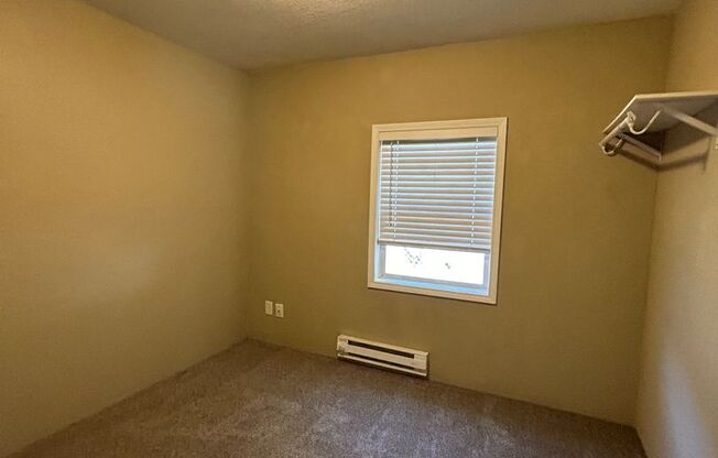 Charming 2-Bedroom Home in Longview, WA