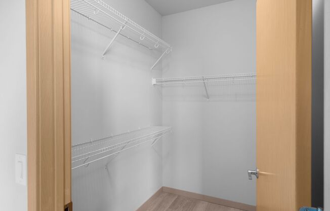1 bed, 1 bath, 686 sqft, $1,665, Unit 421