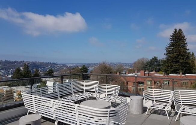 Studio, 1 bath, 244 sqft, $1,187, Unit 208