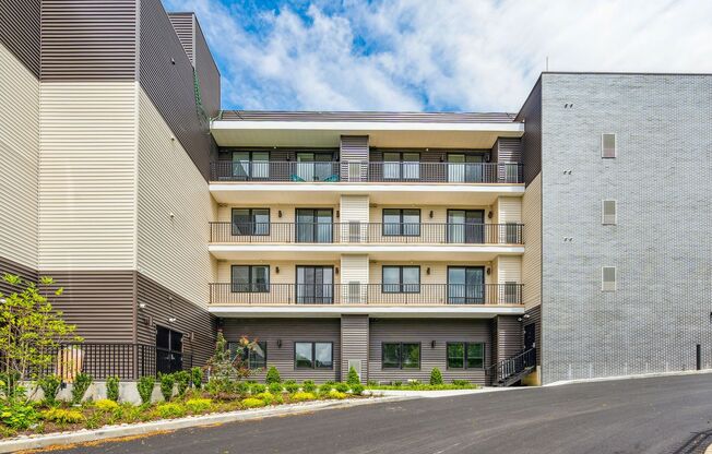 2 beds, 2 baths, 858 sqft, $1,795, Unit E04