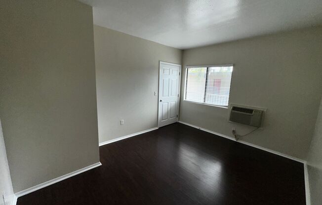 2 beds, 1 bath, 500 sqft, $2,350, Unit 1125-7