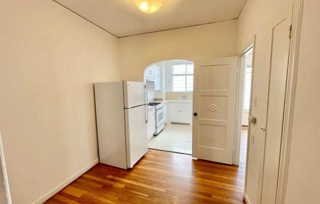 2 beds, 1 bath, $4,795, Unit 3255 Broderick St #10