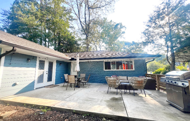 3700 ASHWOOD DR SE
