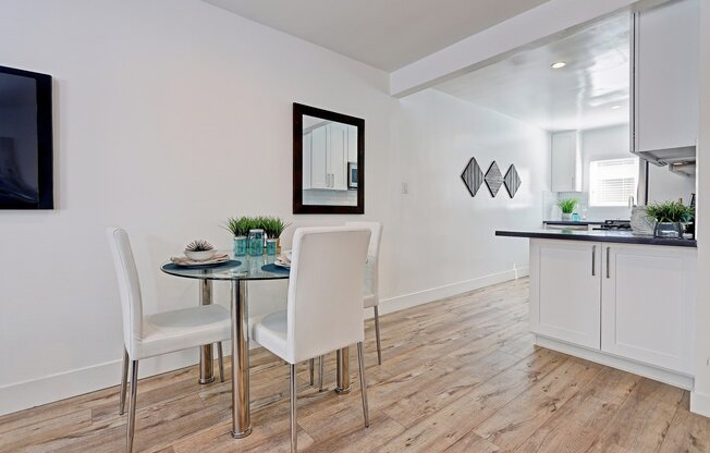 2 beds, 1 bath, 890 sqft, $3,275, Unit 717- 18