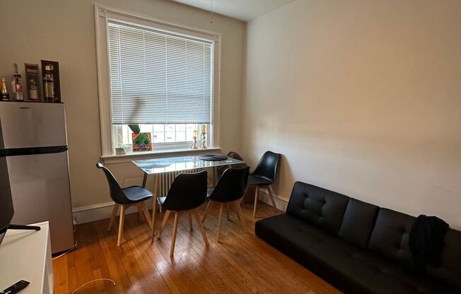 1 bed, 1 bath, 550 sqft, $2,340, Unit 44