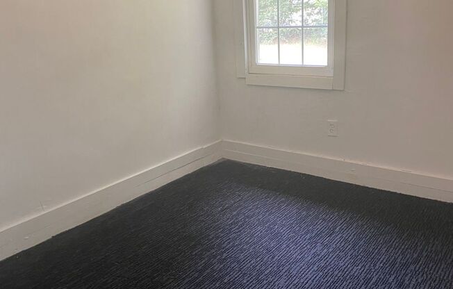 Coming Soon! 2 Bedroom 1 Bath Home! No Security Deposit!!Apply now!!!