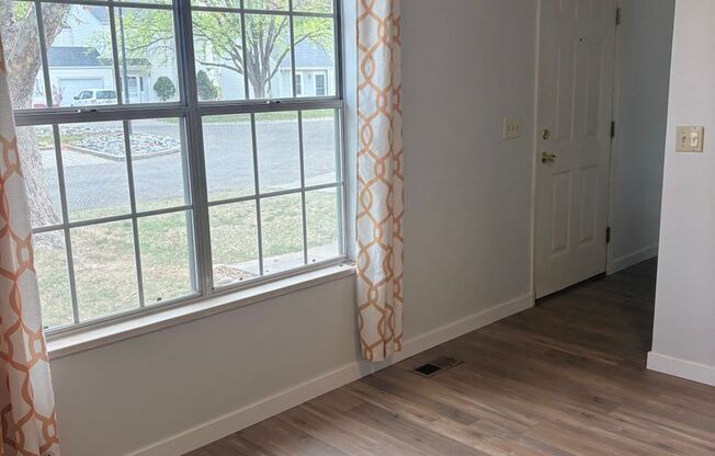 2 bed 1 3./4 Bath 1 car garage