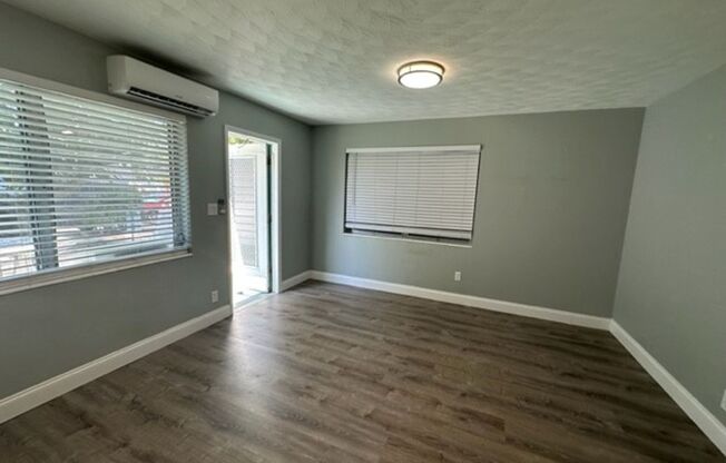 1 bed, 1 bath, $1,695, Unit 01-4246 Seagrape Drive