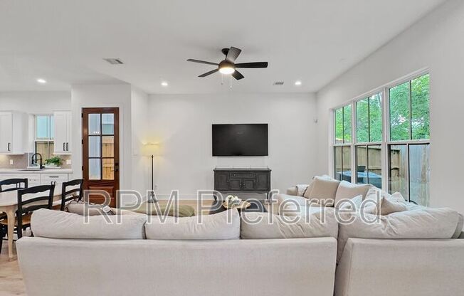 6423 HIGHLAND PINE LN