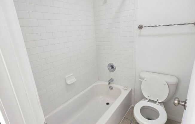 2 beds, 2 baths, 960 sqft, $1,099, Unit ELP2202-363