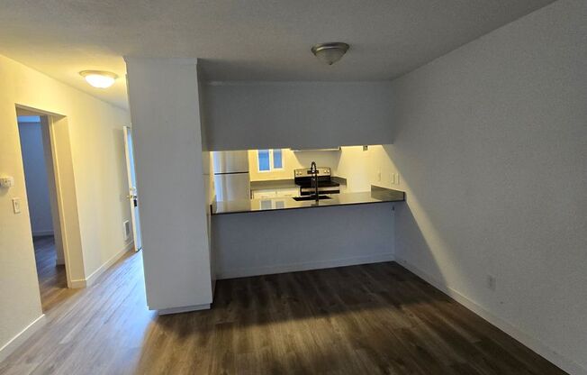 2 beds, 1 bath, 800 sqft, $1,800, Unit Fremont Unit 15