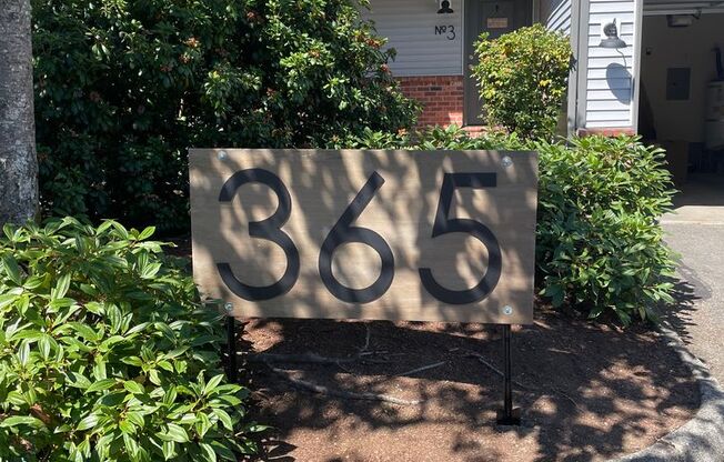365 Front St S #1-4