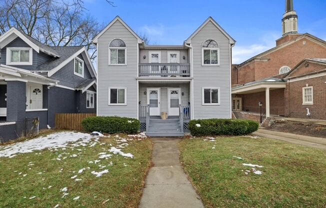 3059-61 N Downer Ave