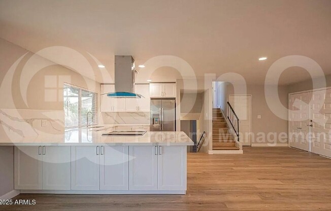 1646 E HERMOSA DR
