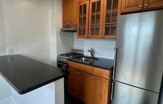 442 W 57 ST