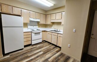 1 bed, 1 bath, $650, Unit 32