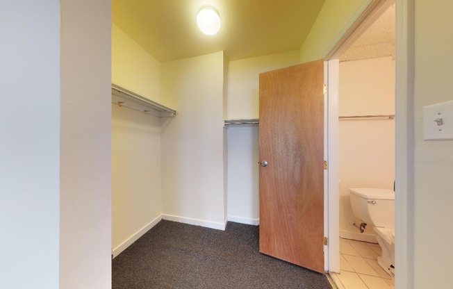 Studio, 1 bath, 295 sqft, $920, Unit B102