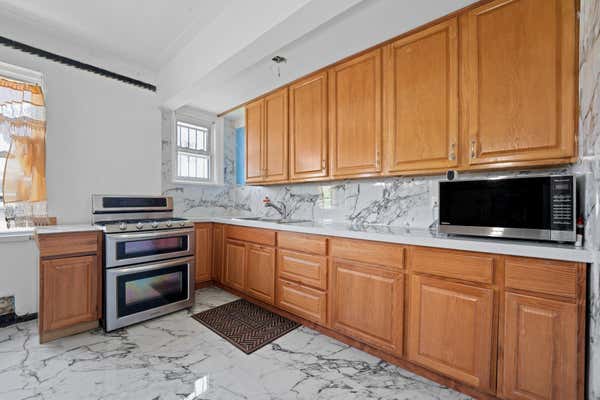 105 5 DITMARS BLVD