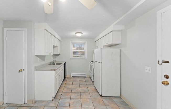 2 beds, 2 baths, 770 sqft, $1,950, Unit 264-03