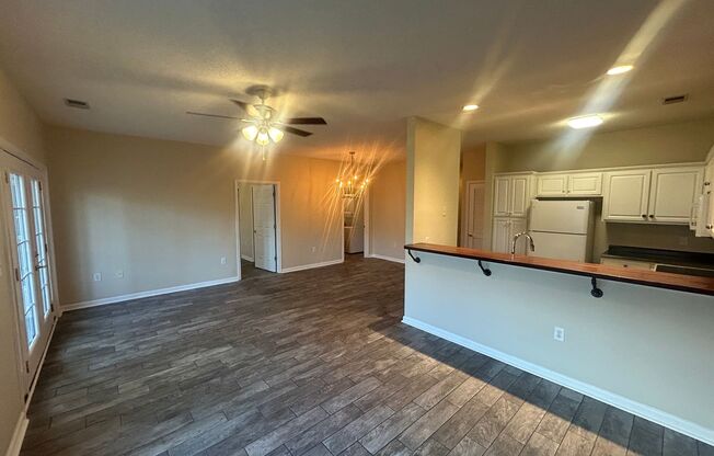 3 beds, 2 baths, $1,700, Unit UNIT 102