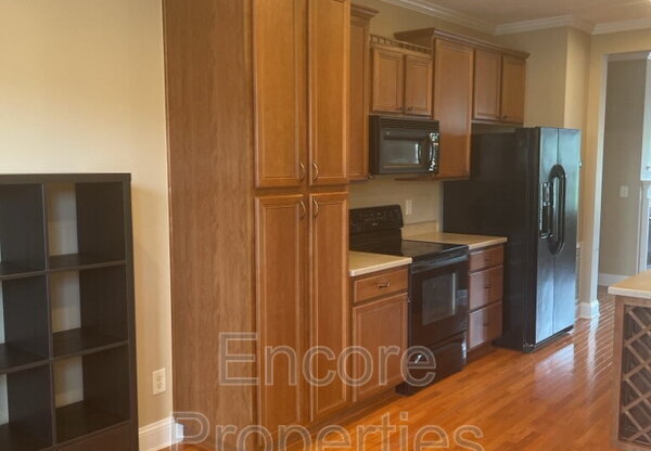 3005 IMPERIAL OAKS DR